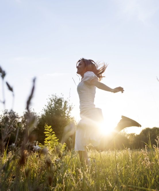 full-shot-woman-running-outdoors